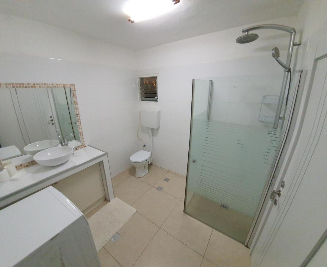 Barak Royal Suites 20 Garden Jacuzzi - ג'קוזי בחצר Eilat Esterno foto